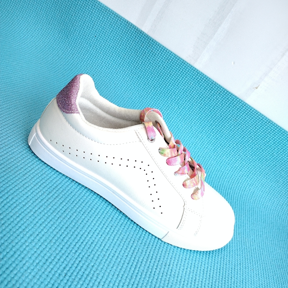 NEW Pop Women's Breezy Lace Up Shoes Sneakers - New Without Box
